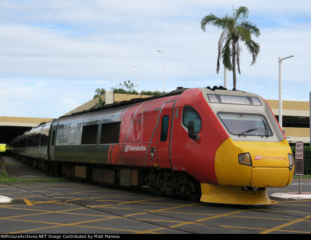 Pulling into Cairns